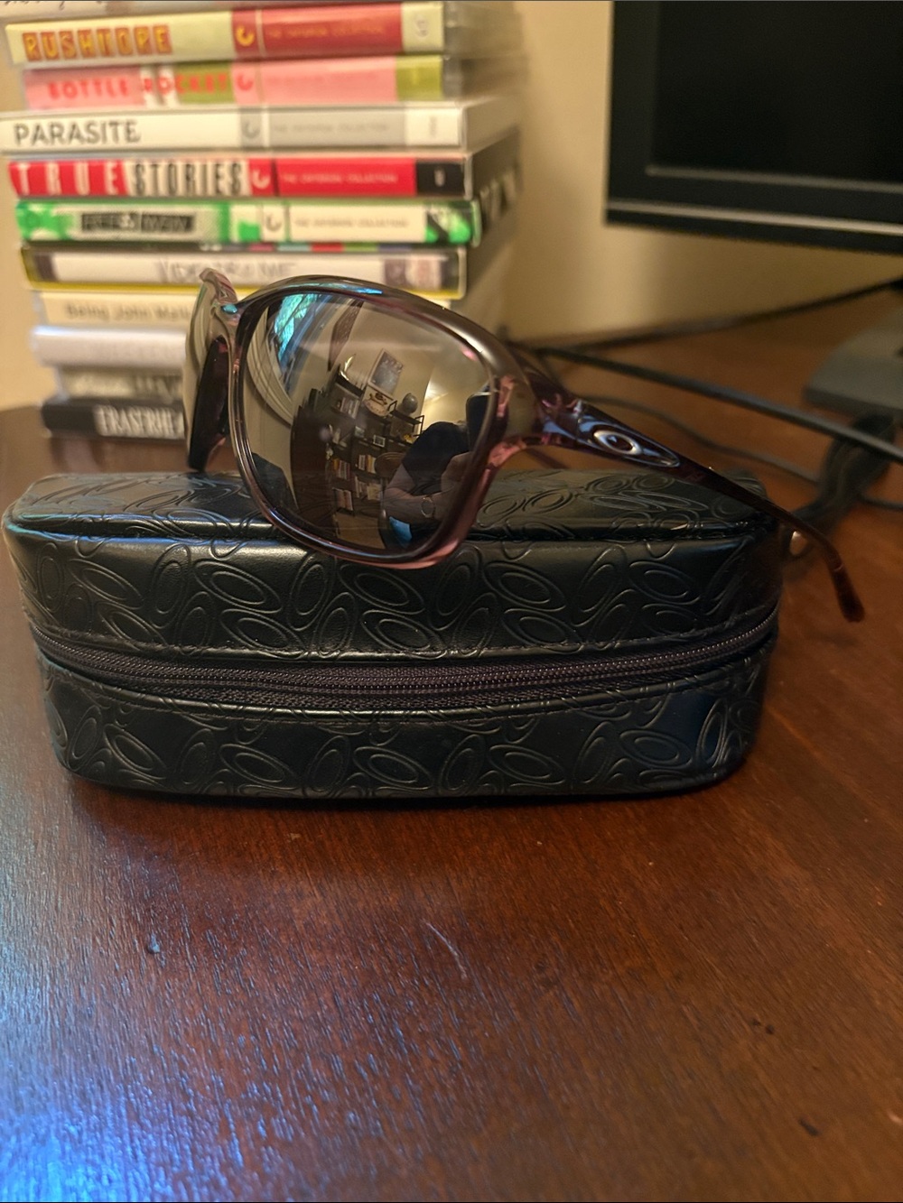 Oakley She's Unstoppable purple Frame Sunglasses in case - Picture 3 of 6